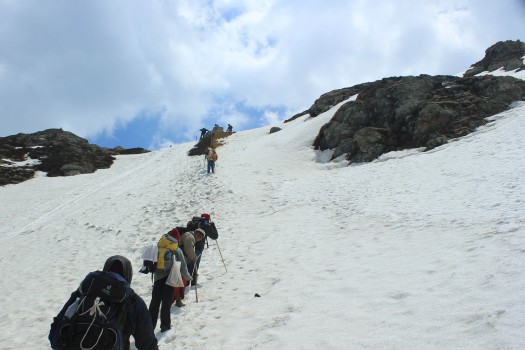 Climbing Sar Pass