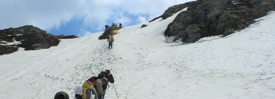 Photo of the Week : Climbing the peak of Saar Pass